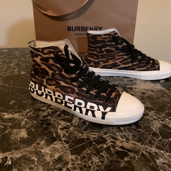 Burberry “Leopard” shoes Sz
